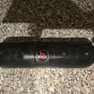 Beats by Dre Portable Pill Speaker - Black with Red Logo